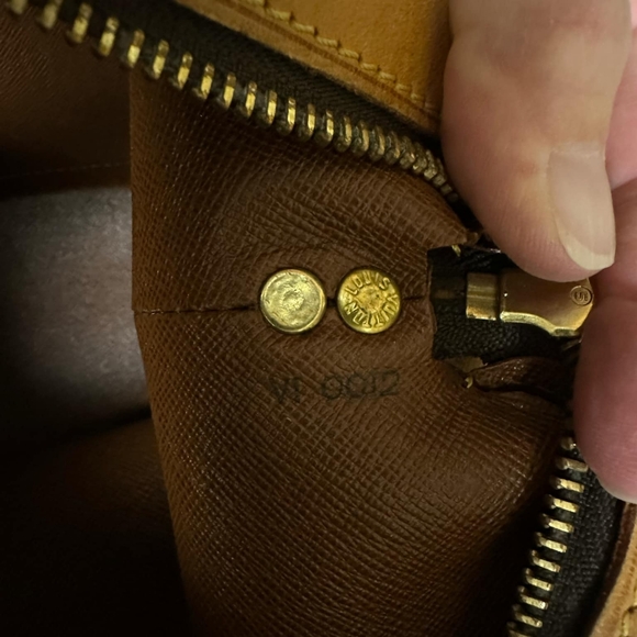 Louis Vuitton Drouot Bag - Picture 2 of 5